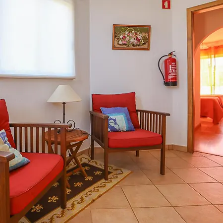 Tio Pedro - Swimming Pool - For Families- By Bedzy * Albufeira