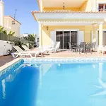 Tio Pedro - Swimming Pool - For Families- By Bedzy Villa