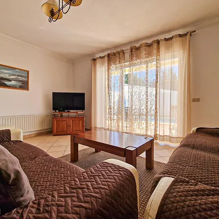 Tio Pedro - Swimming Pool - For Families- By Bedzy Vila *