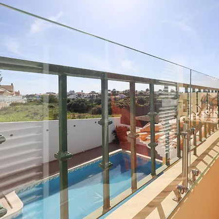 Tio Pedro - Swimming Pool - For Families- By Bedzy