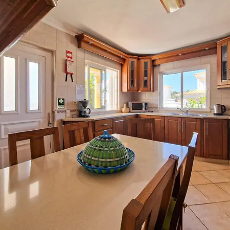 Tio Pedro - Swimming Pool - For Families- By Bedzy * Albufeira