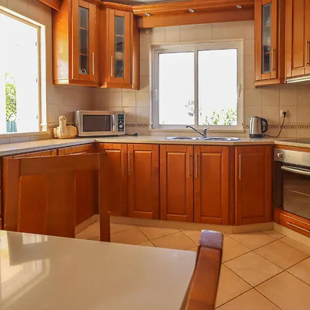 Tio Pedro - Swimming Pool - For Families- By Bedzy Vila *