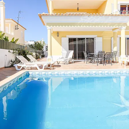 Tio Pedro - Swimming Pool - For Families- By Bedzy فيلة